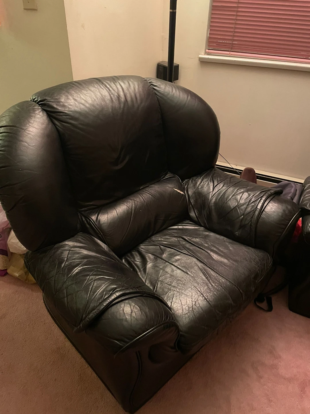 Free black leather 3 seater + 1 seater sofa