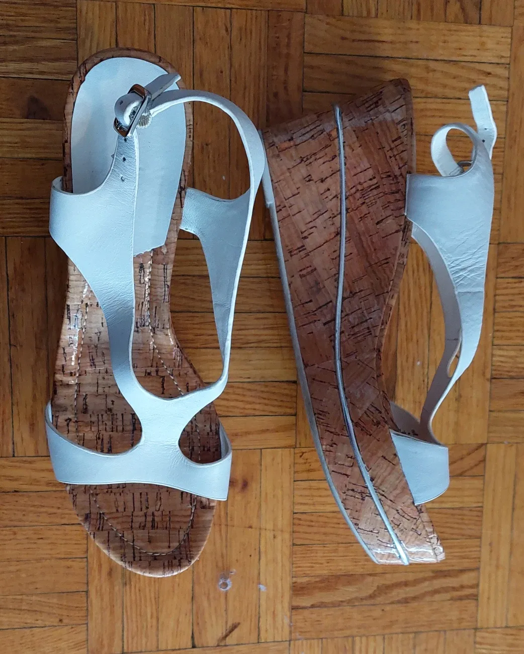 Donald J Pliner White Wedge Sandals - Size 8.5 image indicator(2)