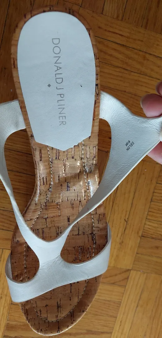 Donald J Pliner White Wedge Sandals - Size 8.5 image indicator(3)