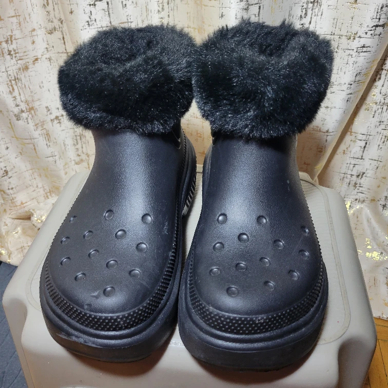 Crocs Black Fur Lined Boots - photo 2