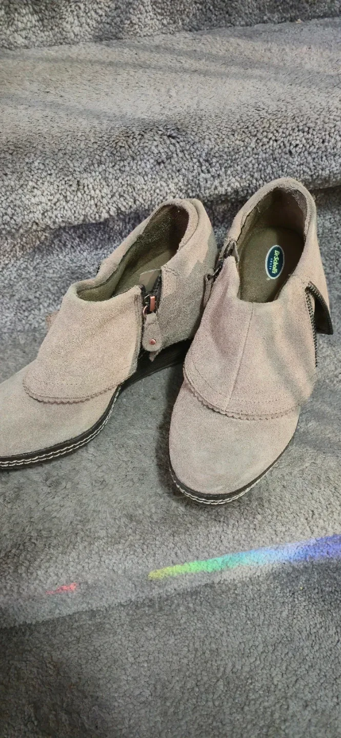 Dr. Scholl's Suede Shoes image indicator(2)