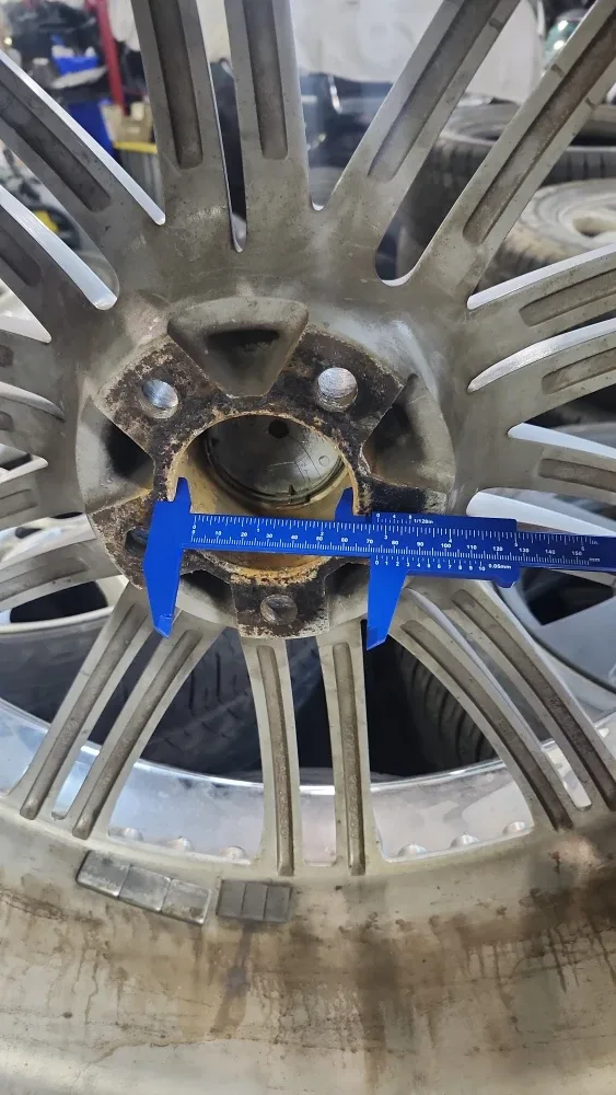 Set of 4 Orezon LX 275/40ZR22 Tires on 22" Rims image indicator(7)