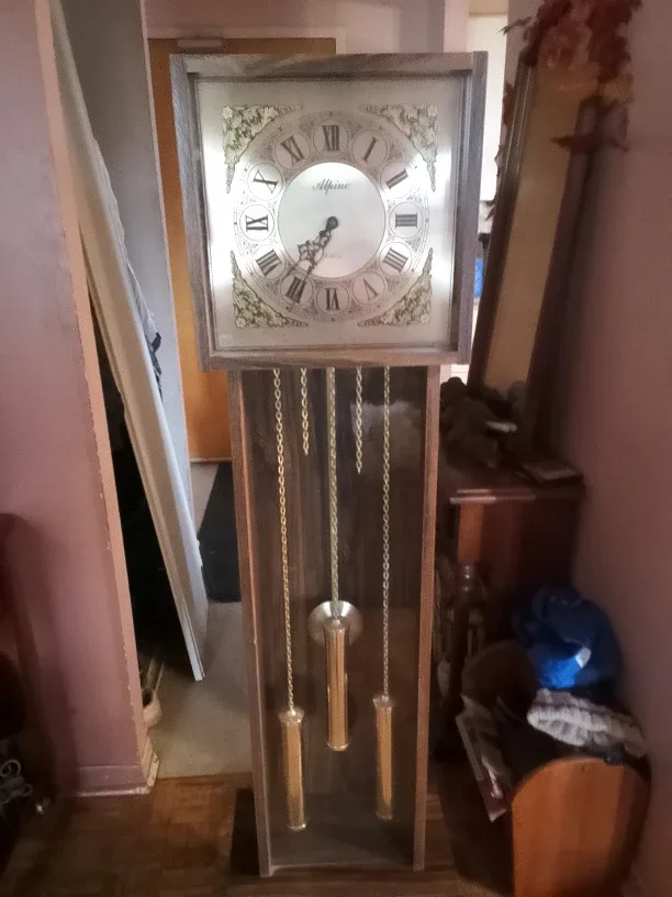 Vintage 1980's Alpine Quartz Grandfather Clock image indicator(2)