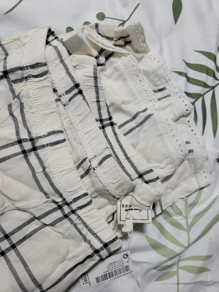 ESQ Women's Plaid Pants - Size 2XL image indicator(3)