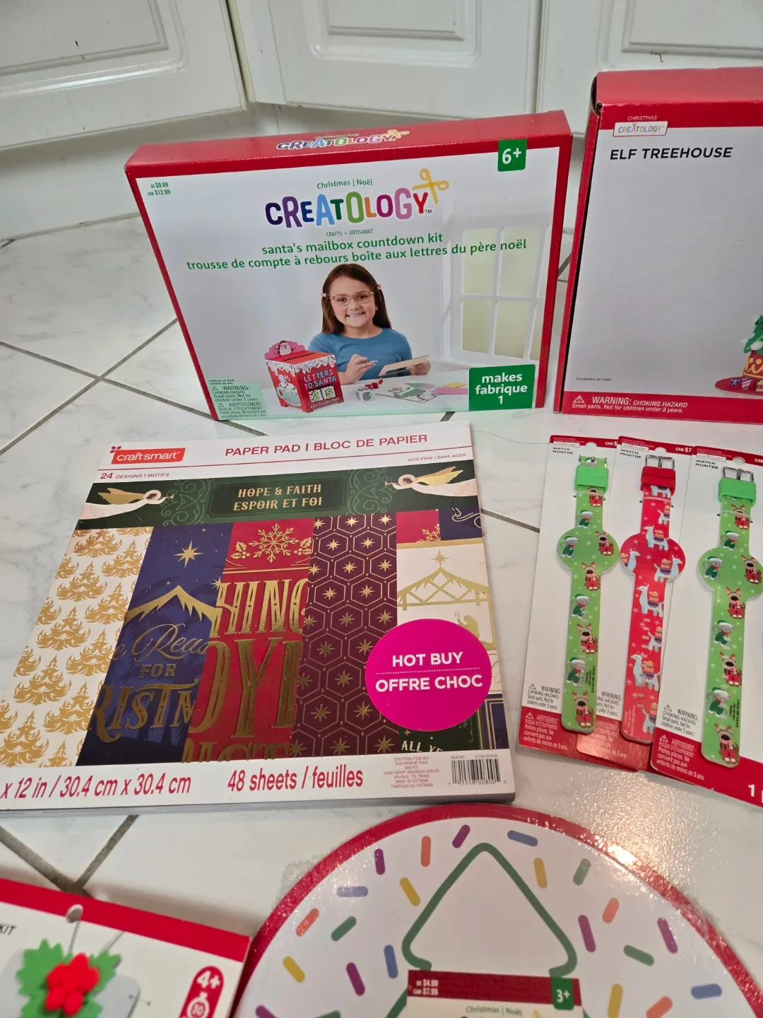 Christmas decor and craft lot image indicator(5)