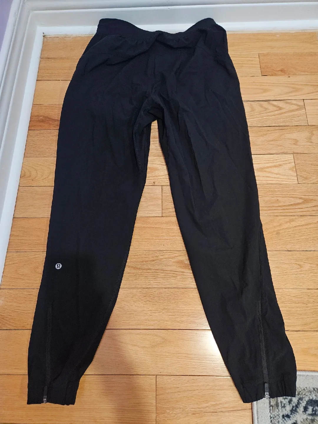 Lululemon Black Jogger Pants size 6 image indicator(4)