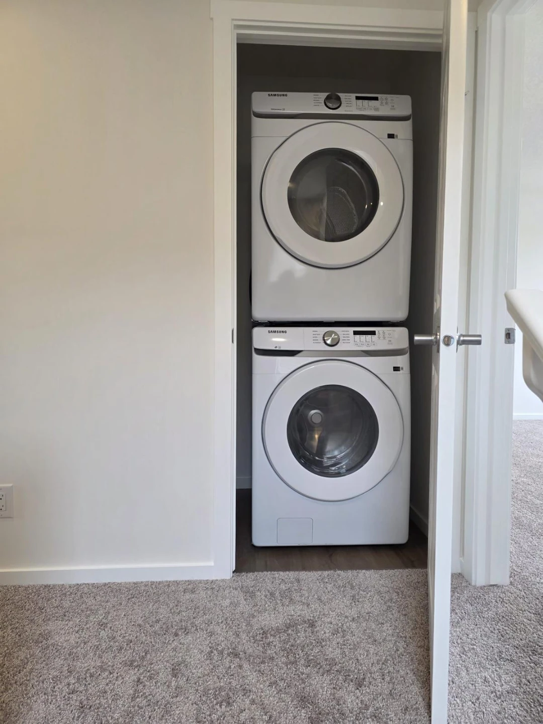 3 bedroom duplex for rent - photo 2
