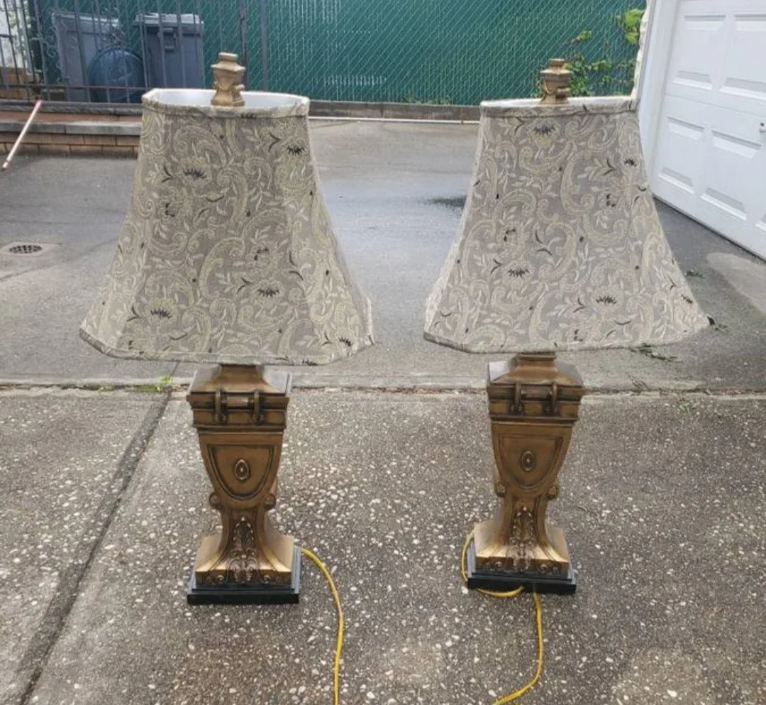 2 beautiful large vintage lamps thumbnail