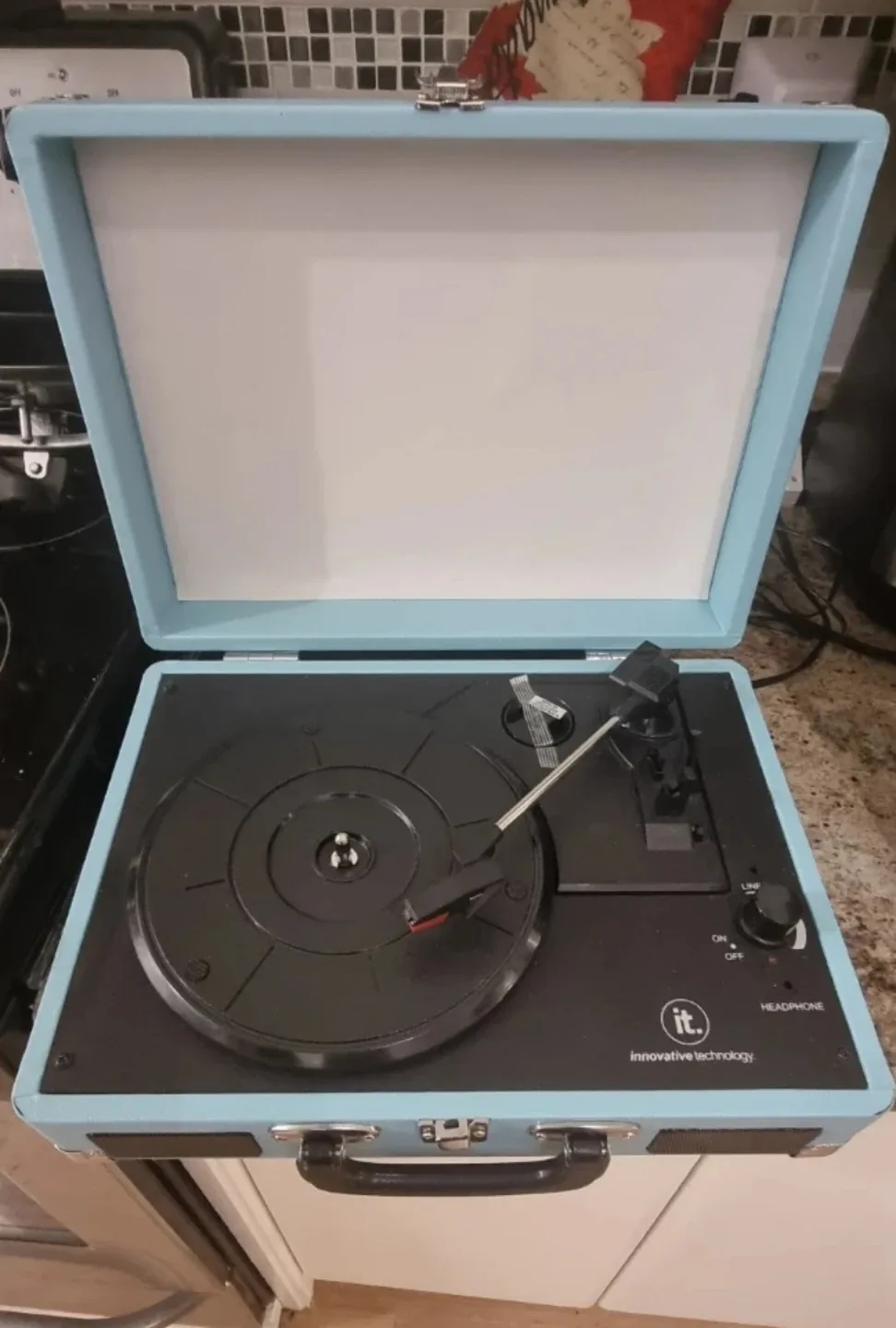 Innovative Technology IT Headphone Turntable