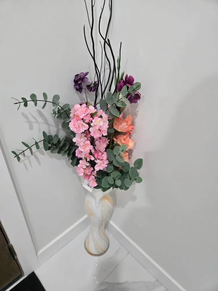 Floral Arrangement with Vase image indicator(2)