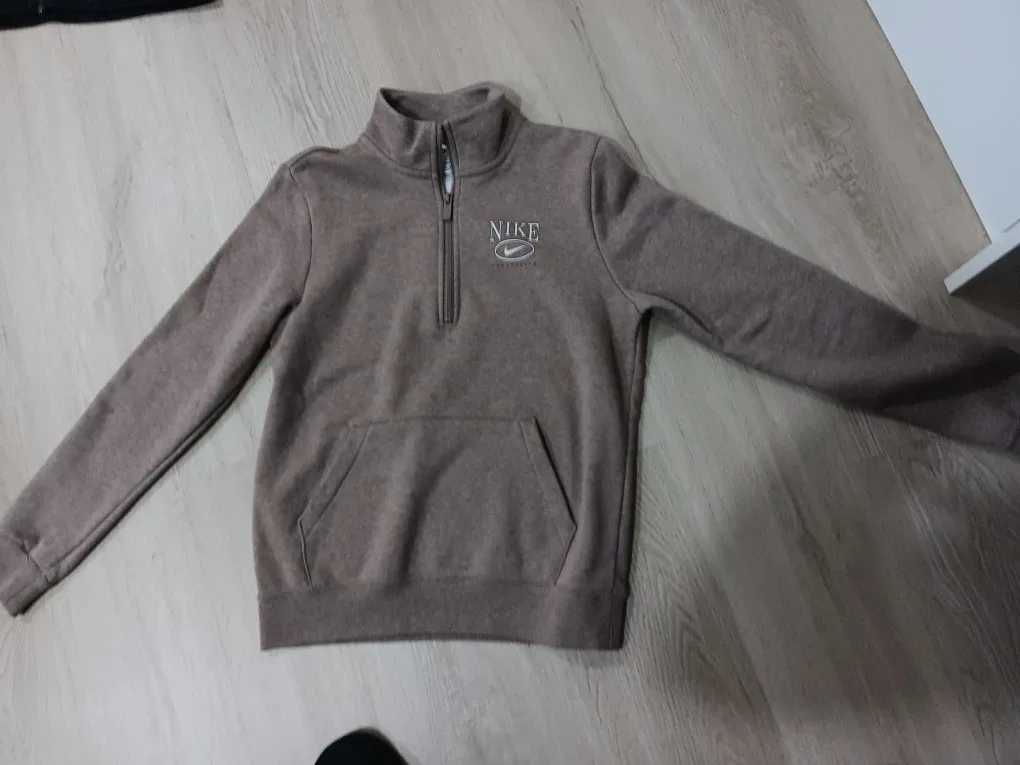 Nike Half-Zip Pullover - Size XS image indicator(2)