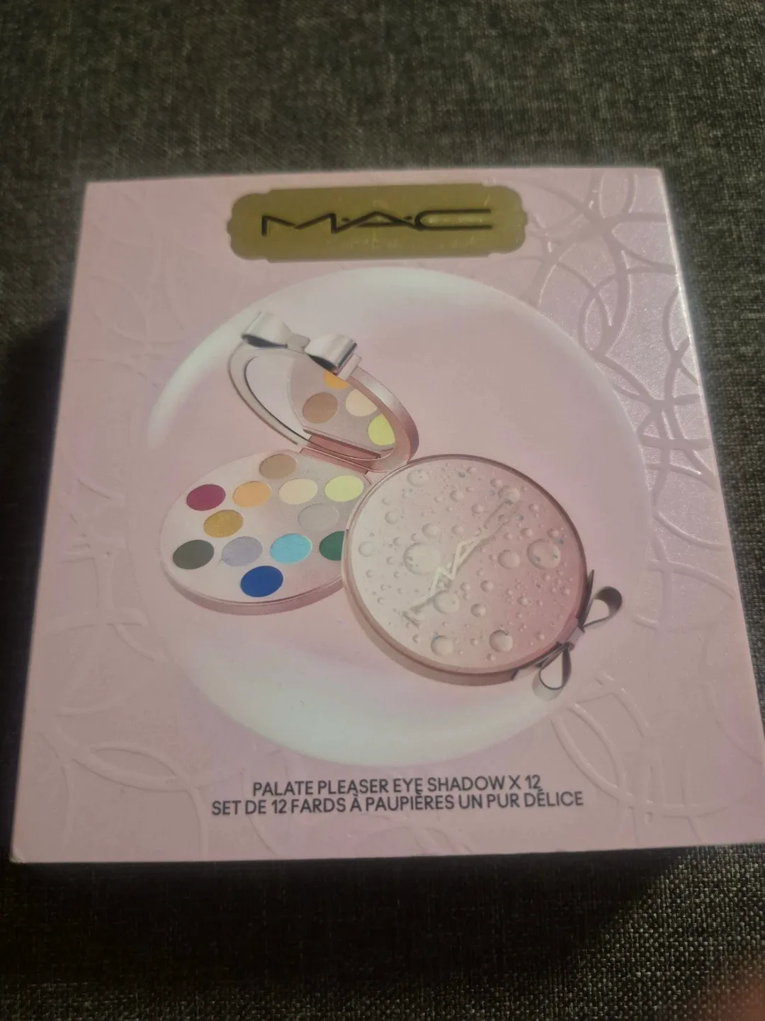 MAC Palate Pleaser Eye Shadow x 12