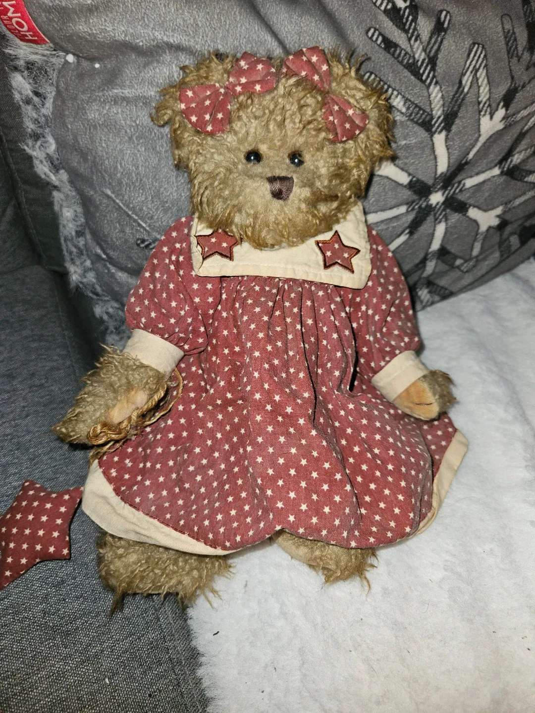 Floral Accent Matt's, bear, and dollies image indicator(8)