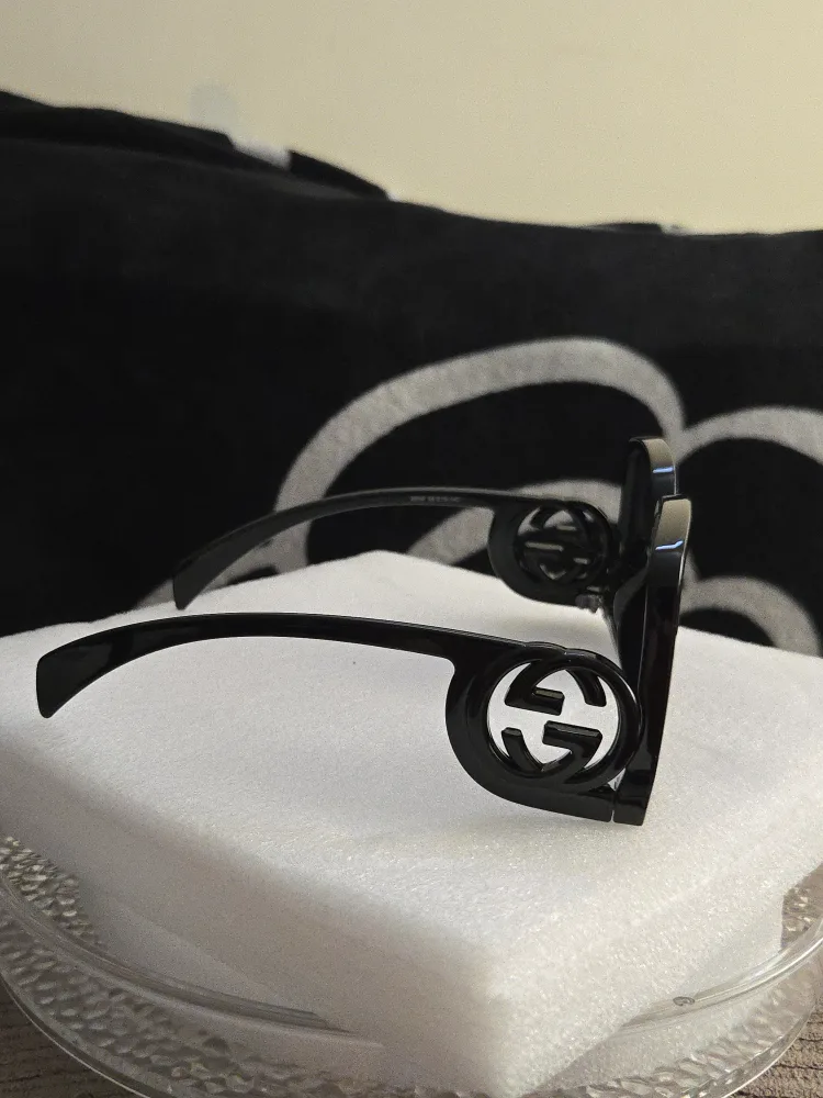 black sunglasses *new image indicator(3)