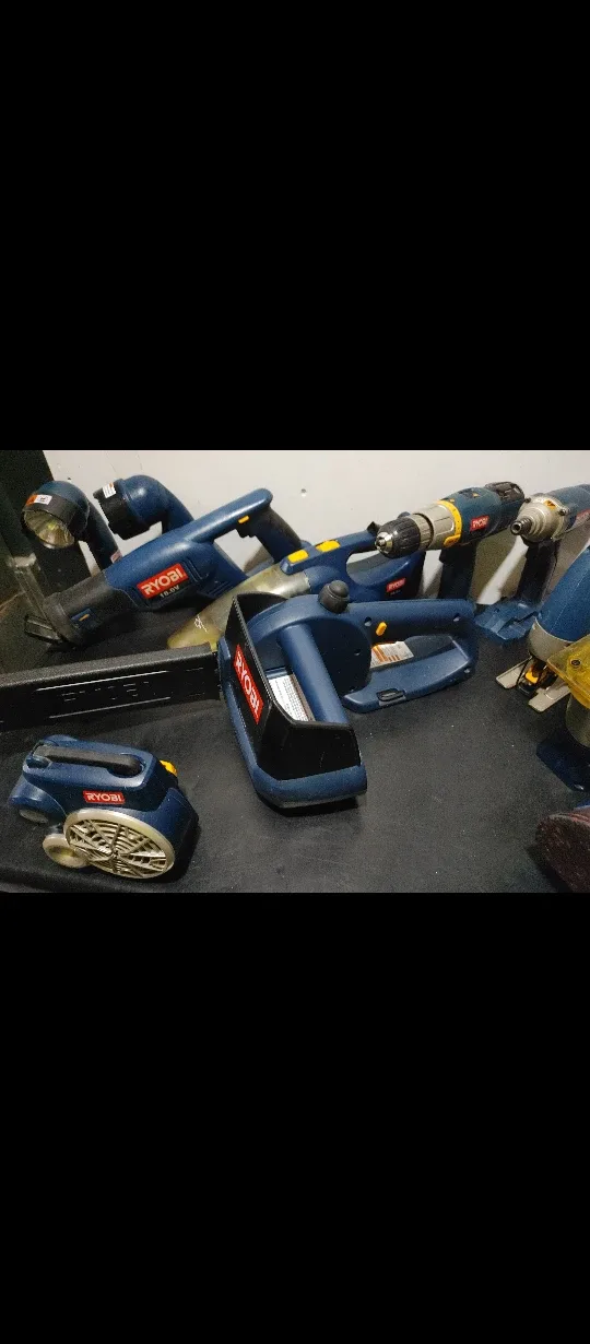 Power tools ryobi and mixed image indicator(7)
