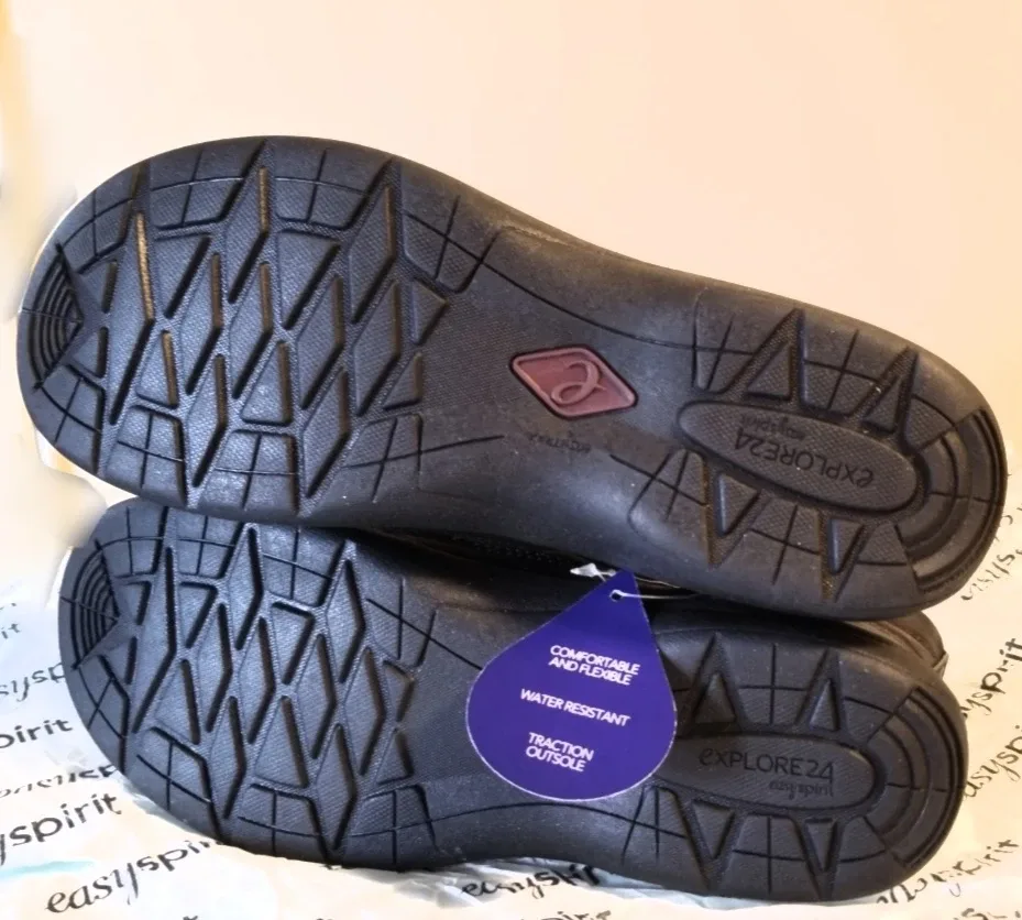 NWT EASY SPIRIT Women's Fleece Lined Boots image indicator(5)