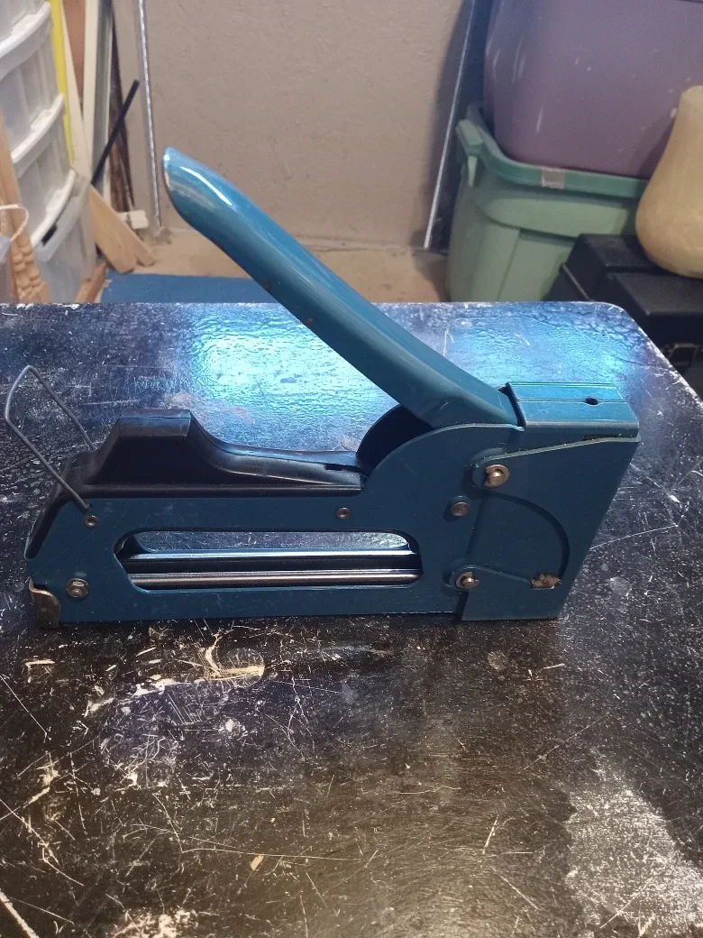 Staple Gun - Hand Tool image indicator(2)