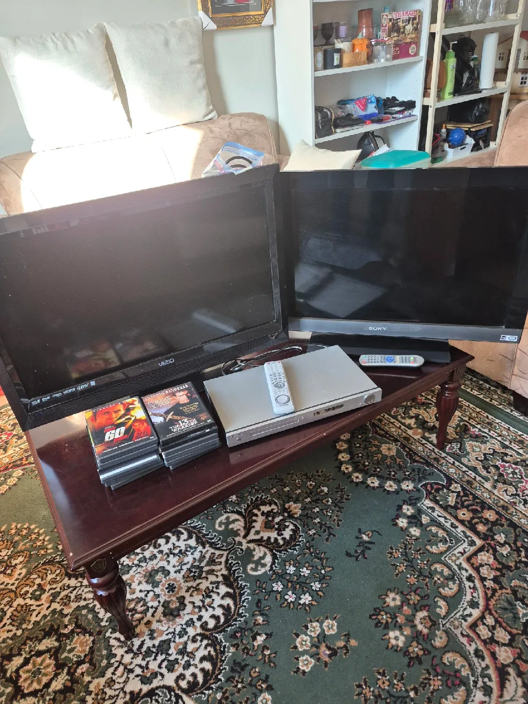 Vizio TV &Sony TV& DVD WITH 12 MOVIES  SELLING AS BUNDLE image indicator(2)