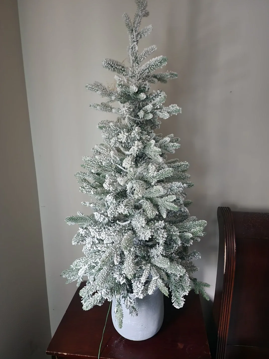 Small Artificial Christmas Tree with Lights image indicator(3)