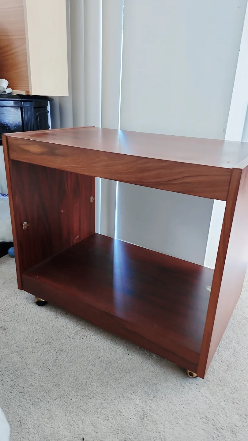 Wooden Side Table with Wheels image indicator(2)