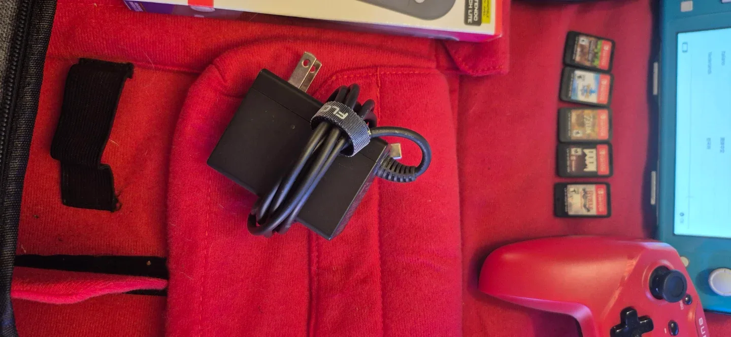 Nintendo Switch Lite Bundle image indicator(5)