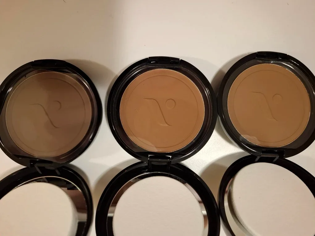 Locked-In Smoothing Powder Foundation