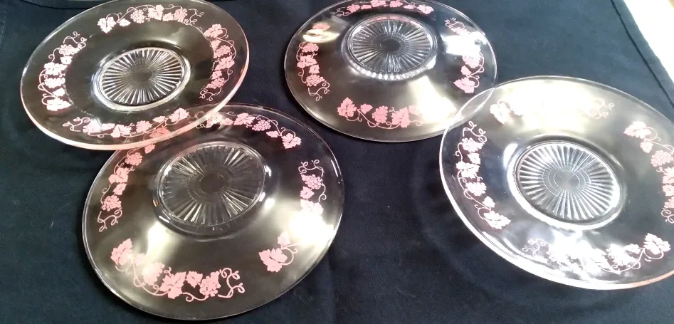 VINTAGE GLASS PLATES - 2 SETS  GRAPEVINE THEME image indicator(4)