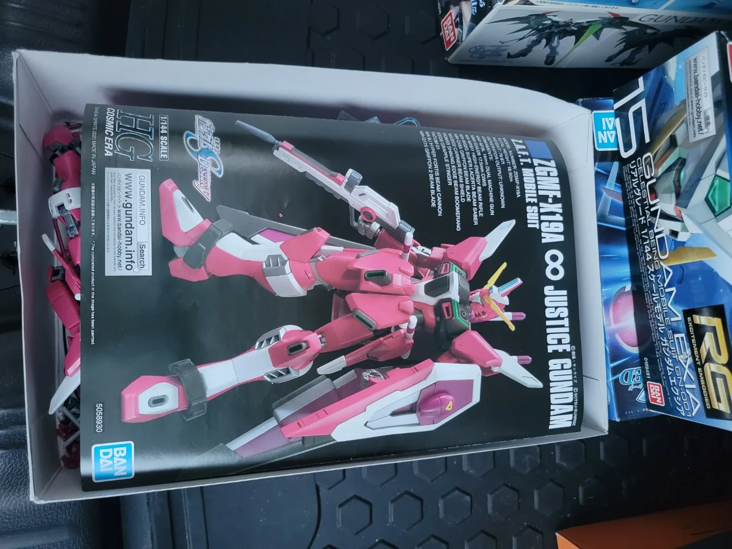 Gundam Model Kits - HG, RG, MG image indicator(8)