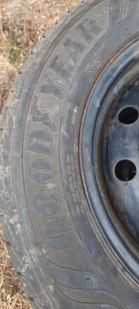 All season Goodyear Tire Set - 225/60R16 - photo 3