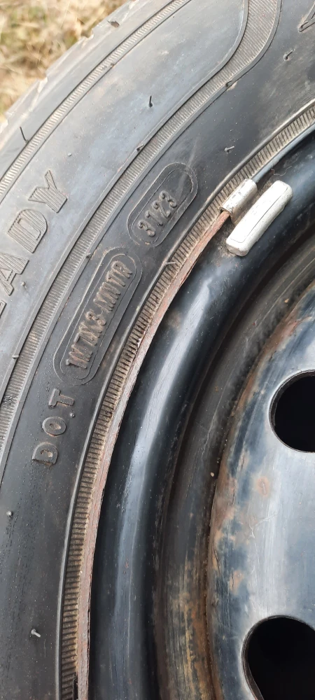 All season Goodyear Tire Set - 225/60R16 - photo 5