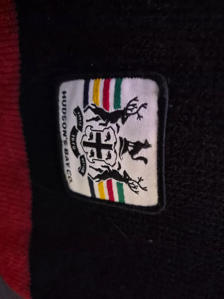 Hudson's Bay Canada Olympic Scarf image indicator(2)