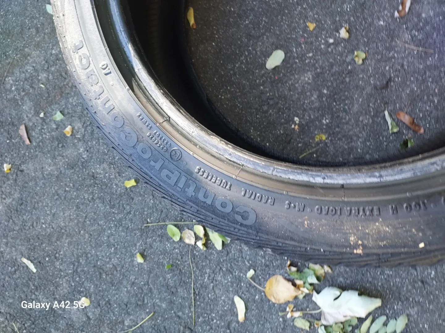 Continental ContiProContact 255/40R19 Tire image indicator(4)