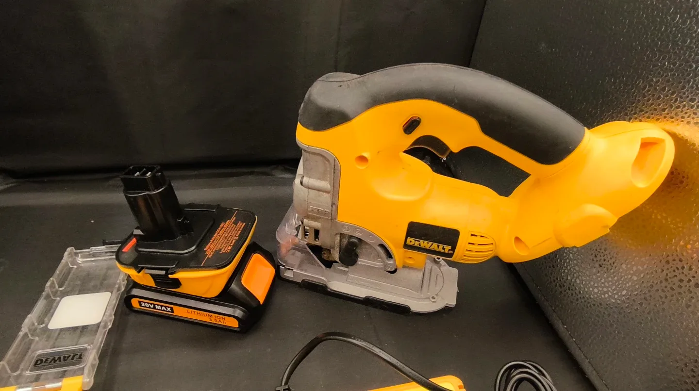 DeWalt DC330 20V Cordless Jigsaw Kit image indicator(4)