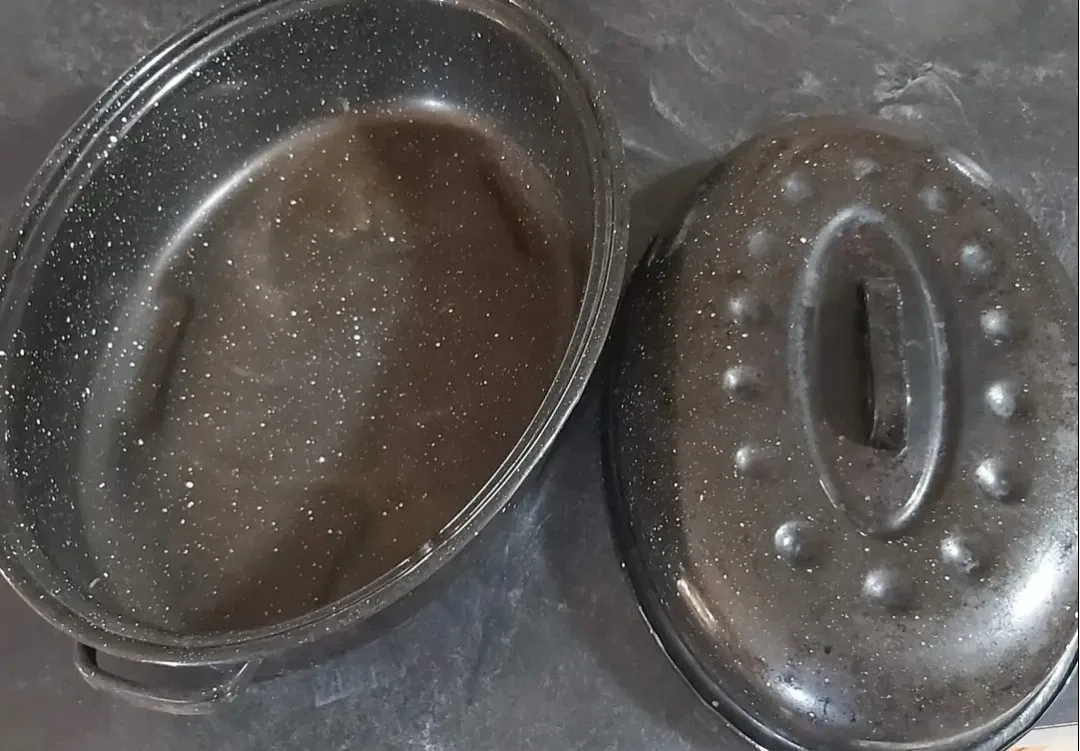 Roasting Pan with Lid image indicator(2)