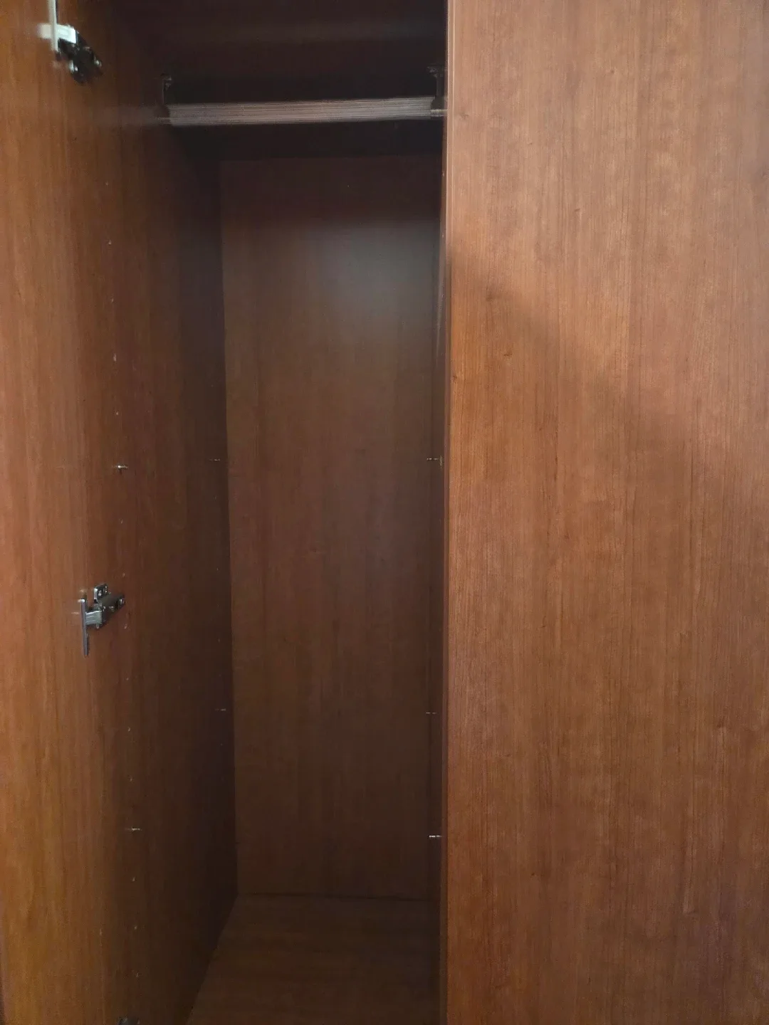 Big spacious closet image indicator(3)