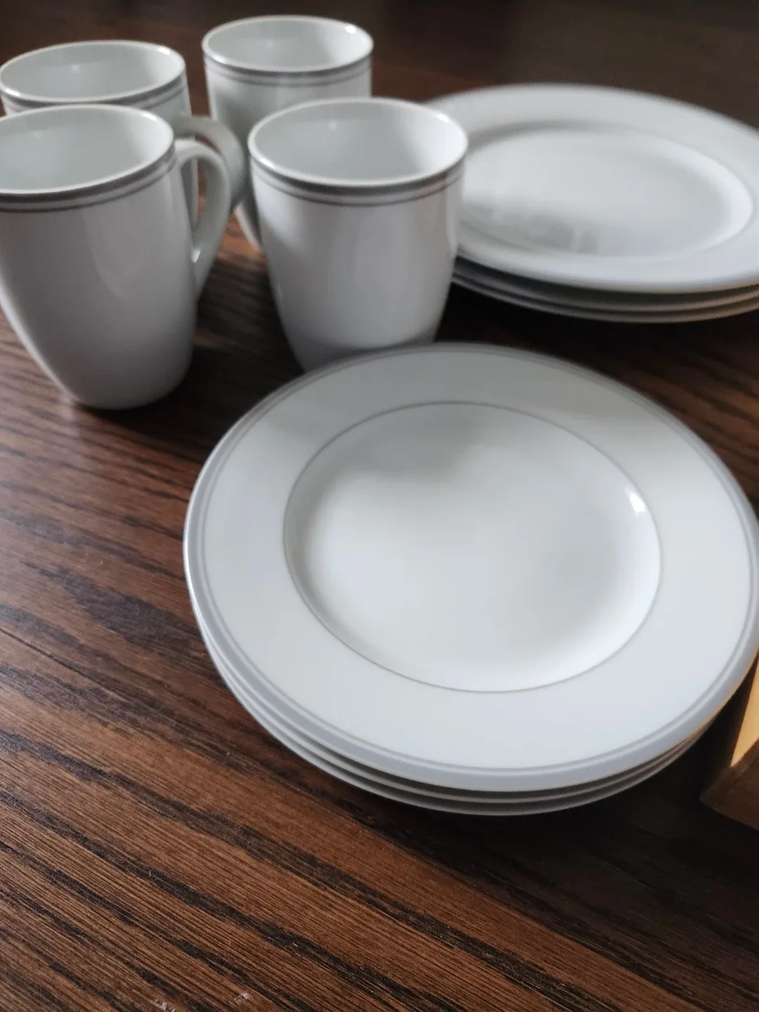 Dishes Set with Cutlery Organizer image indicator(2)