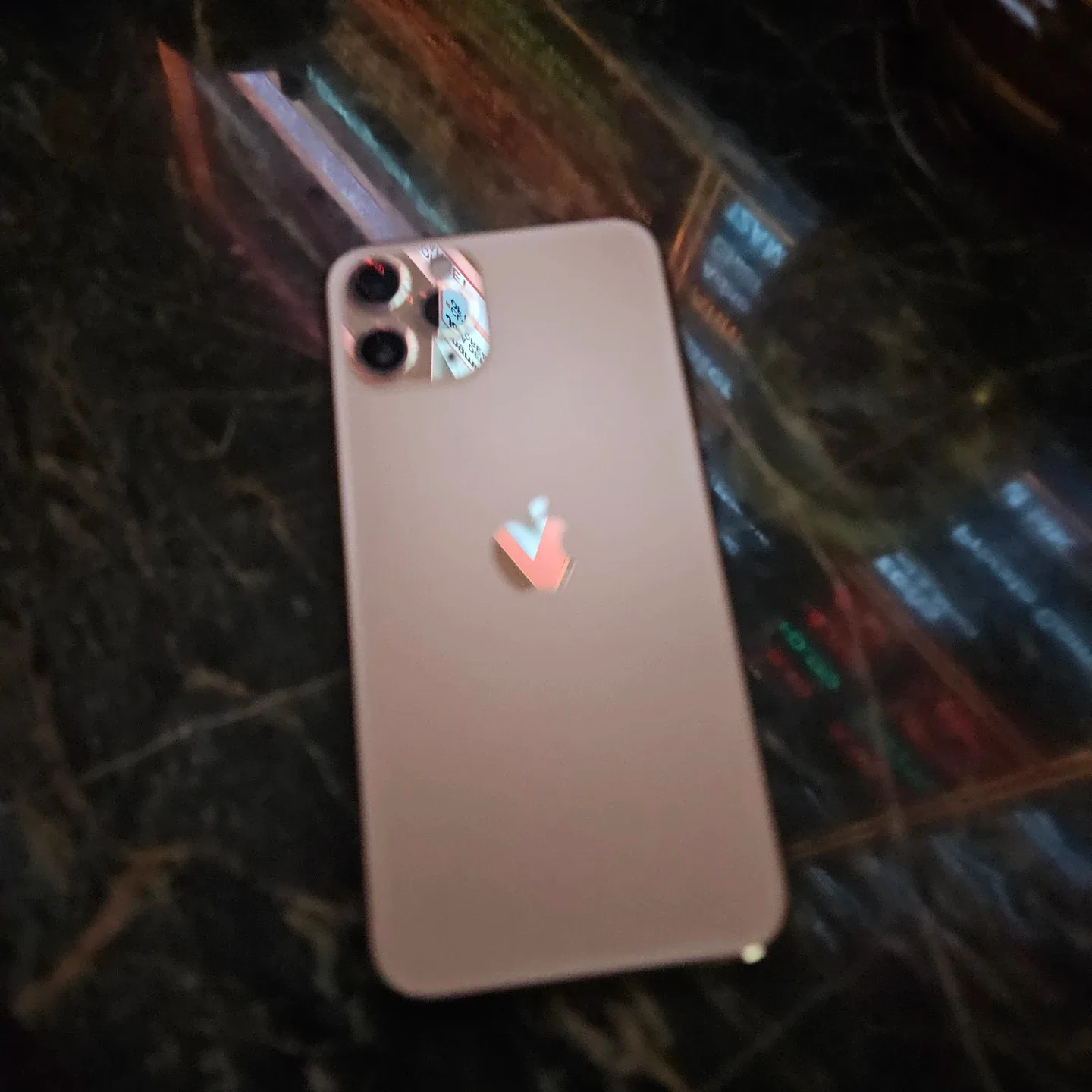 iPhone 11 256gb %83 battery health unlocked. image indicator(6)