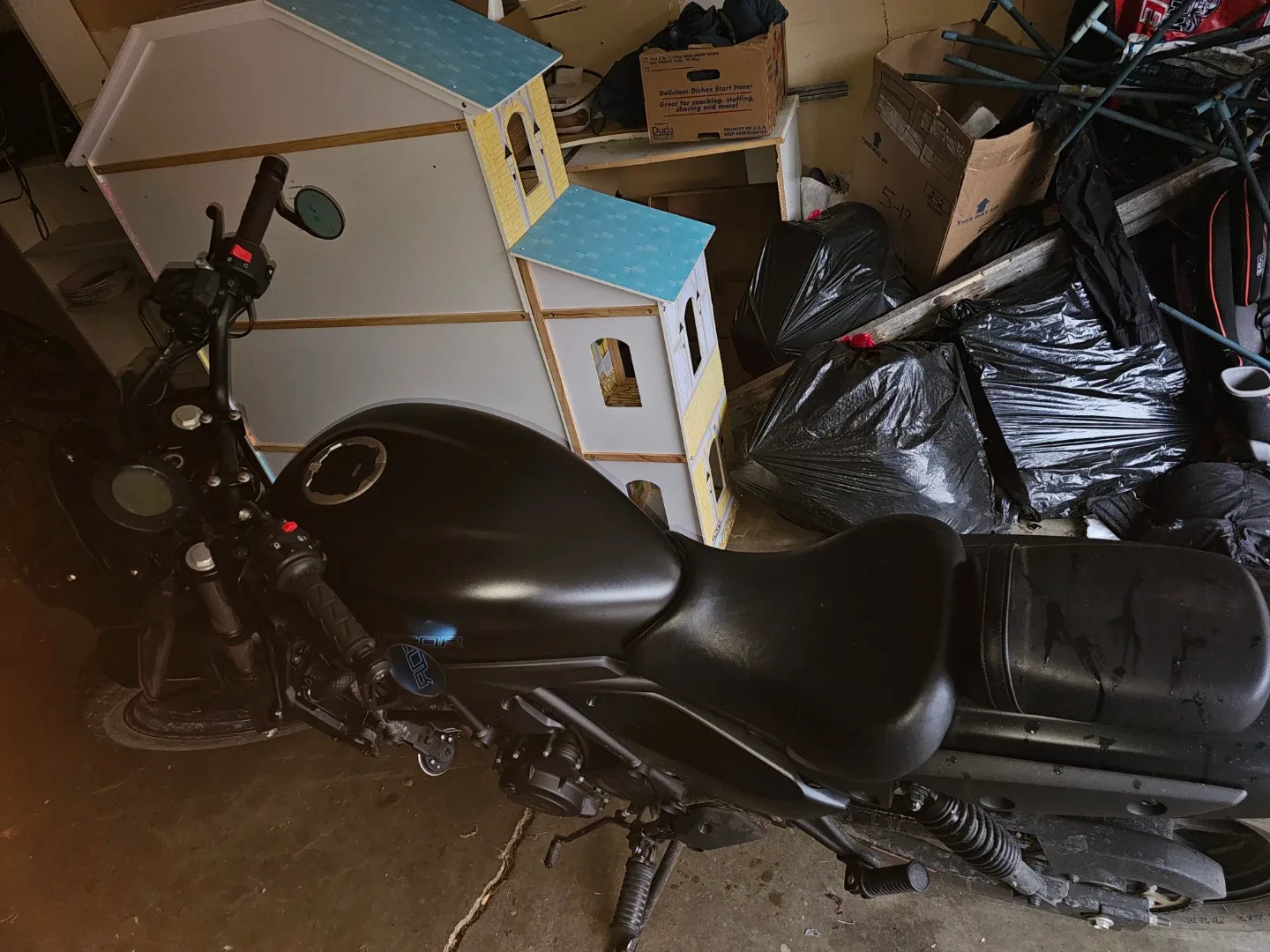 Kawasaki Eliminator Motorcycle - Black 2025 image indicator(6)