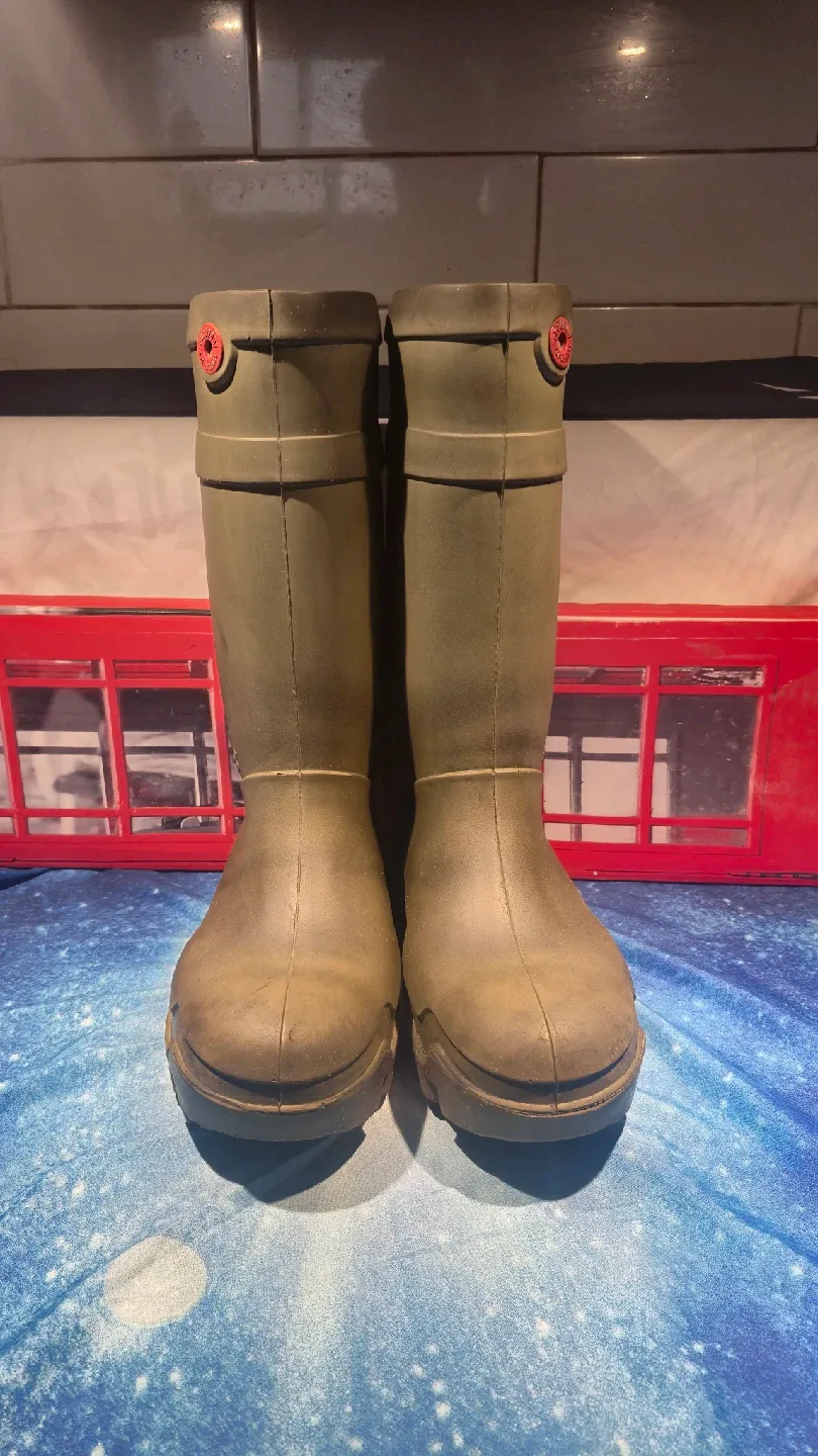 (size 10) DUNLOP Rubber Steel Toe Boots (high quality) image indicator(2)