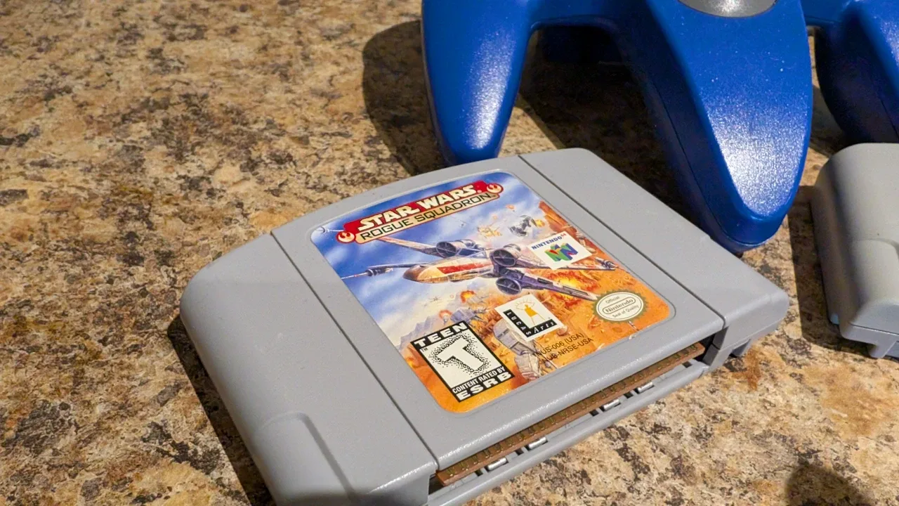Nintendo 64 Blue Controller + Star Wars Games image indicator(5)