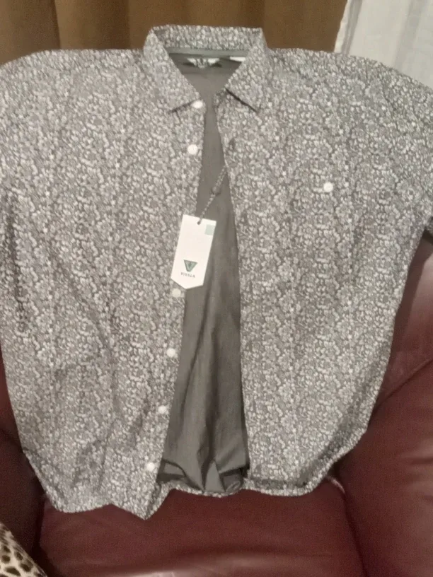 Vissla Floral Shirt - New with Tags image indicator(4)