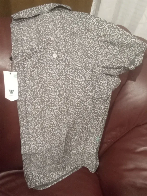 Vissla Floral Shirt - New with Tags image indicator(6)