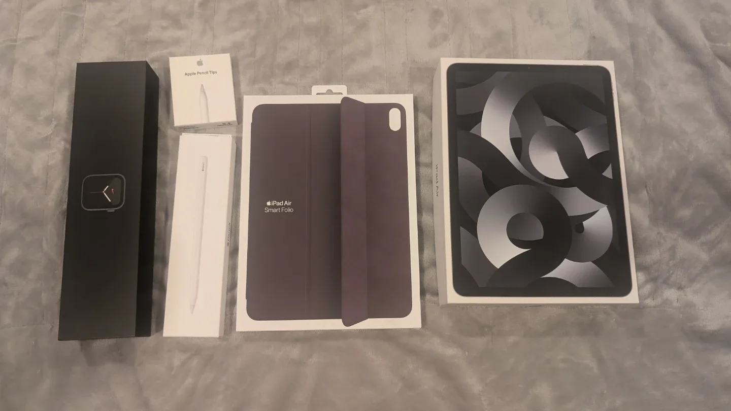 Apple iPad Air 64GB (Gen 5, 2022) & Accessories image indicator(2)