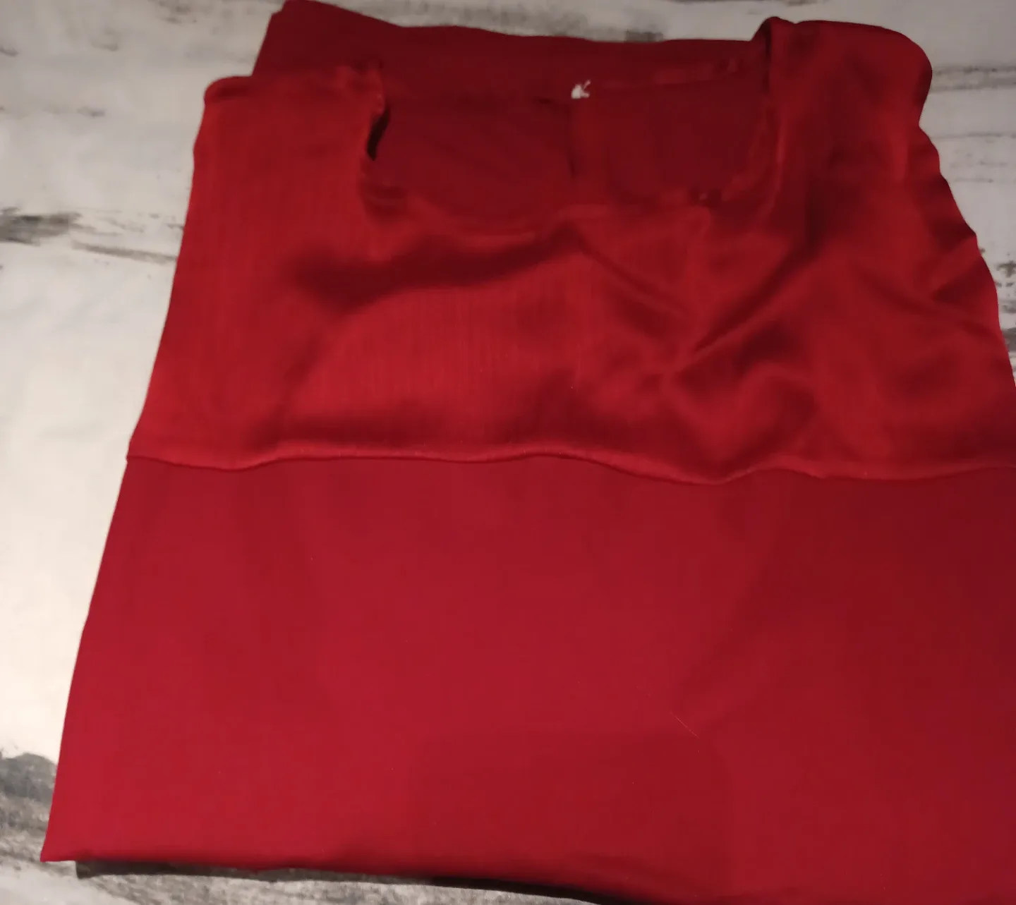 Red Blouse image indicator(2)