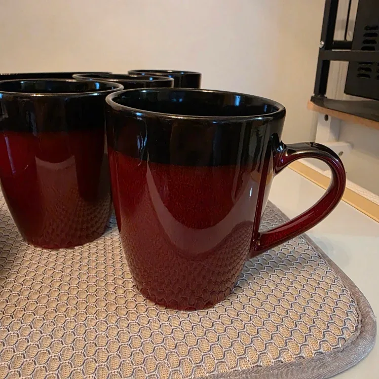 Elama Red & Black Dinnerware Set image indicator(6)
