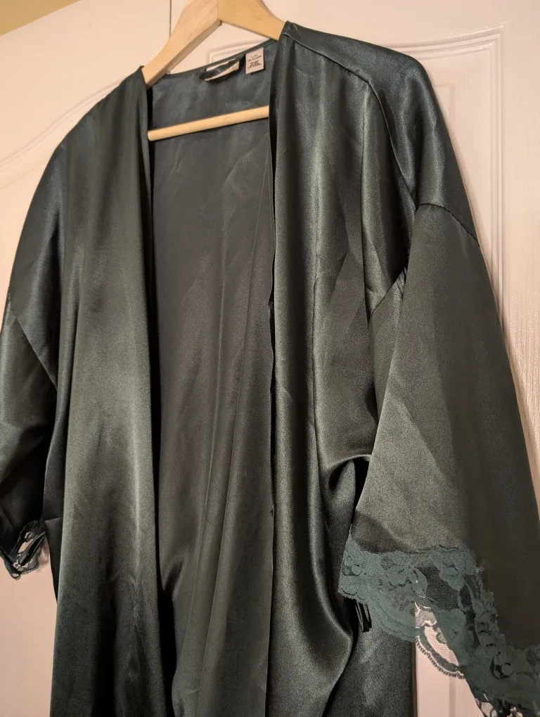 Green Satin Robe with Lace Trim La Senza image indicator(5)