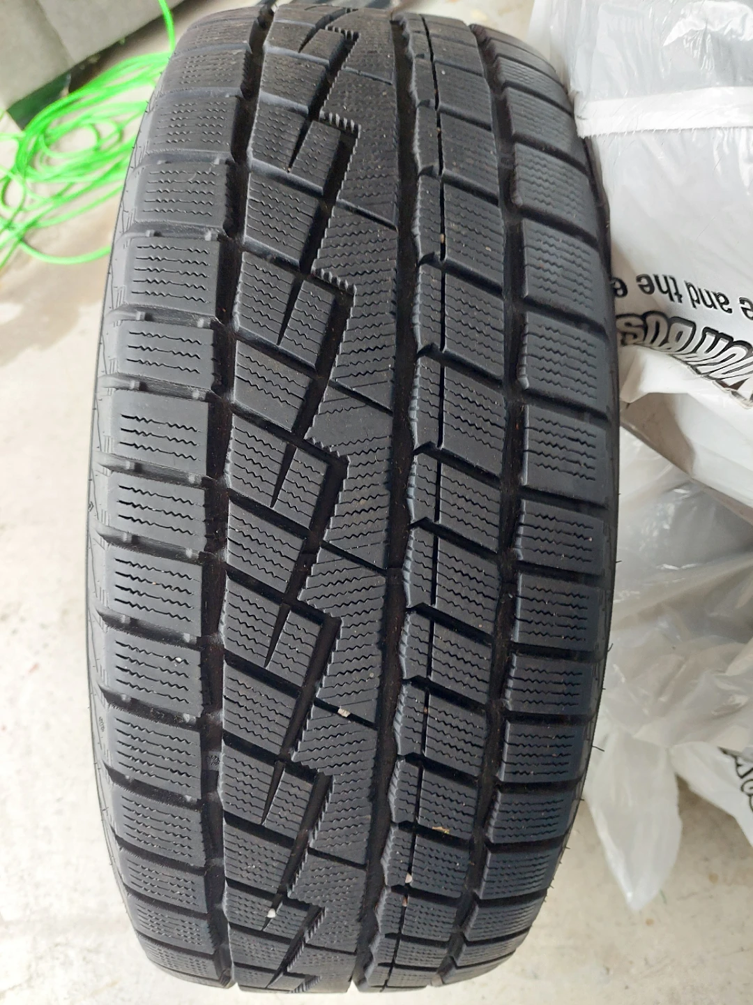 215/60R16 Winter Tire on Rim - photo 3