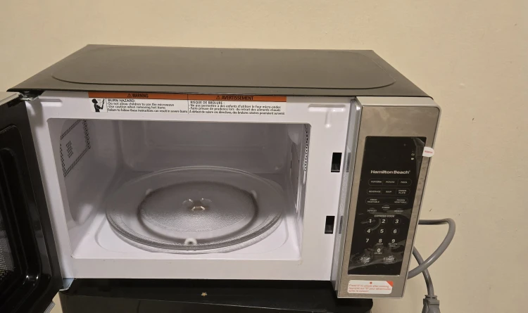 Hamilton Beach Microwave - photo 2