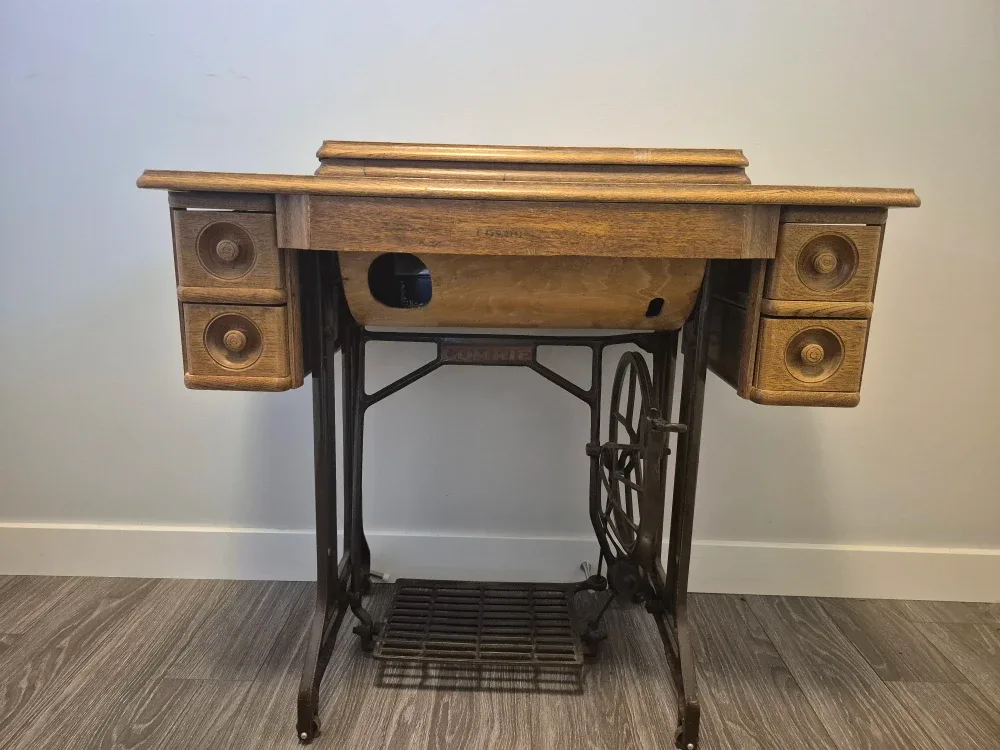 Antique 'Comrie' Treadle Sewing Machine image indicator(2)