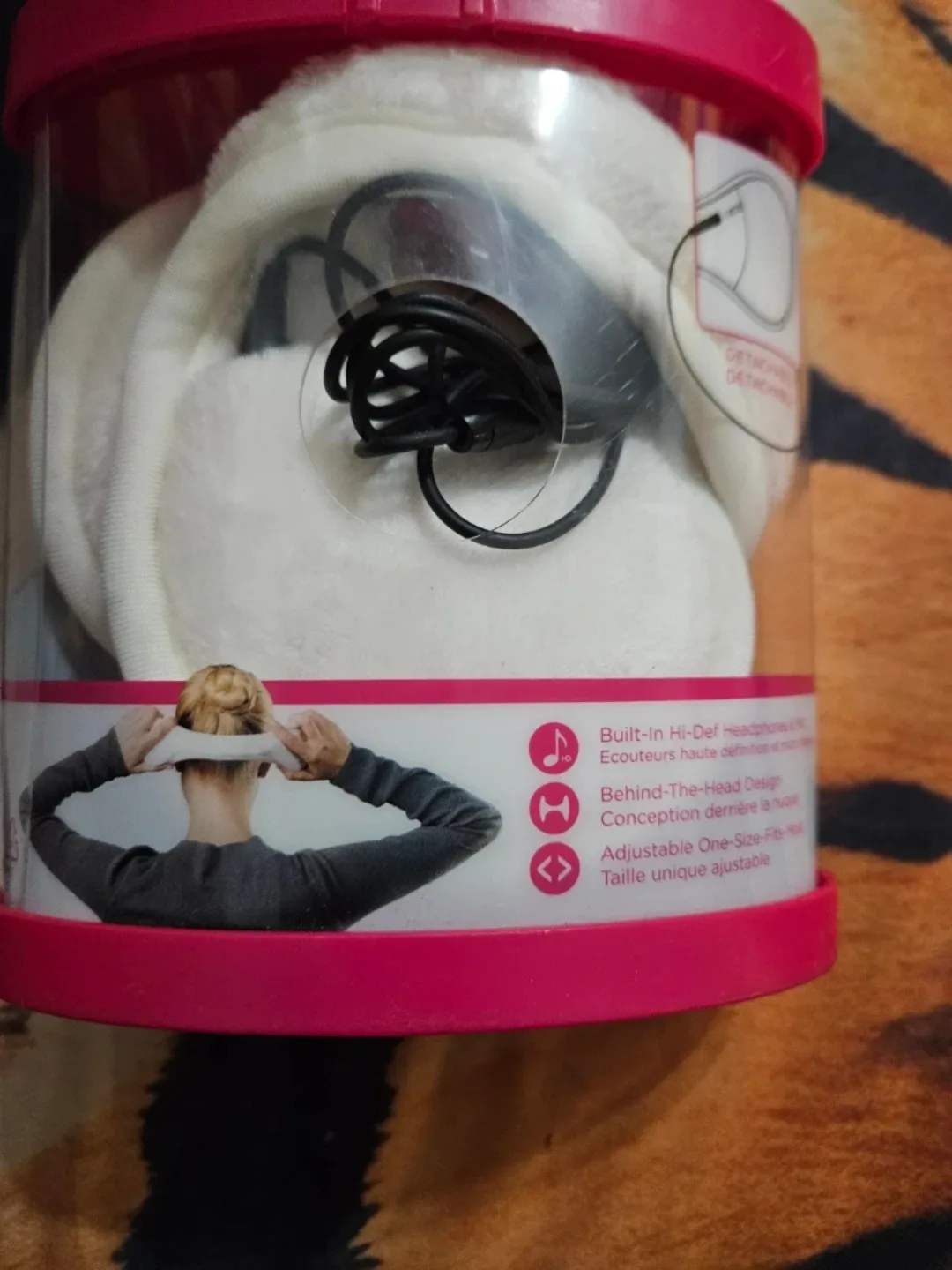 180s Wearable Tech Ear Warmers - New in Box! image indicator(2)